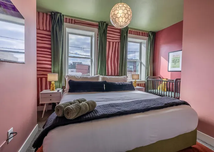 Ferienhaus Themed On Carson St With Hot Tub Pittsburgh